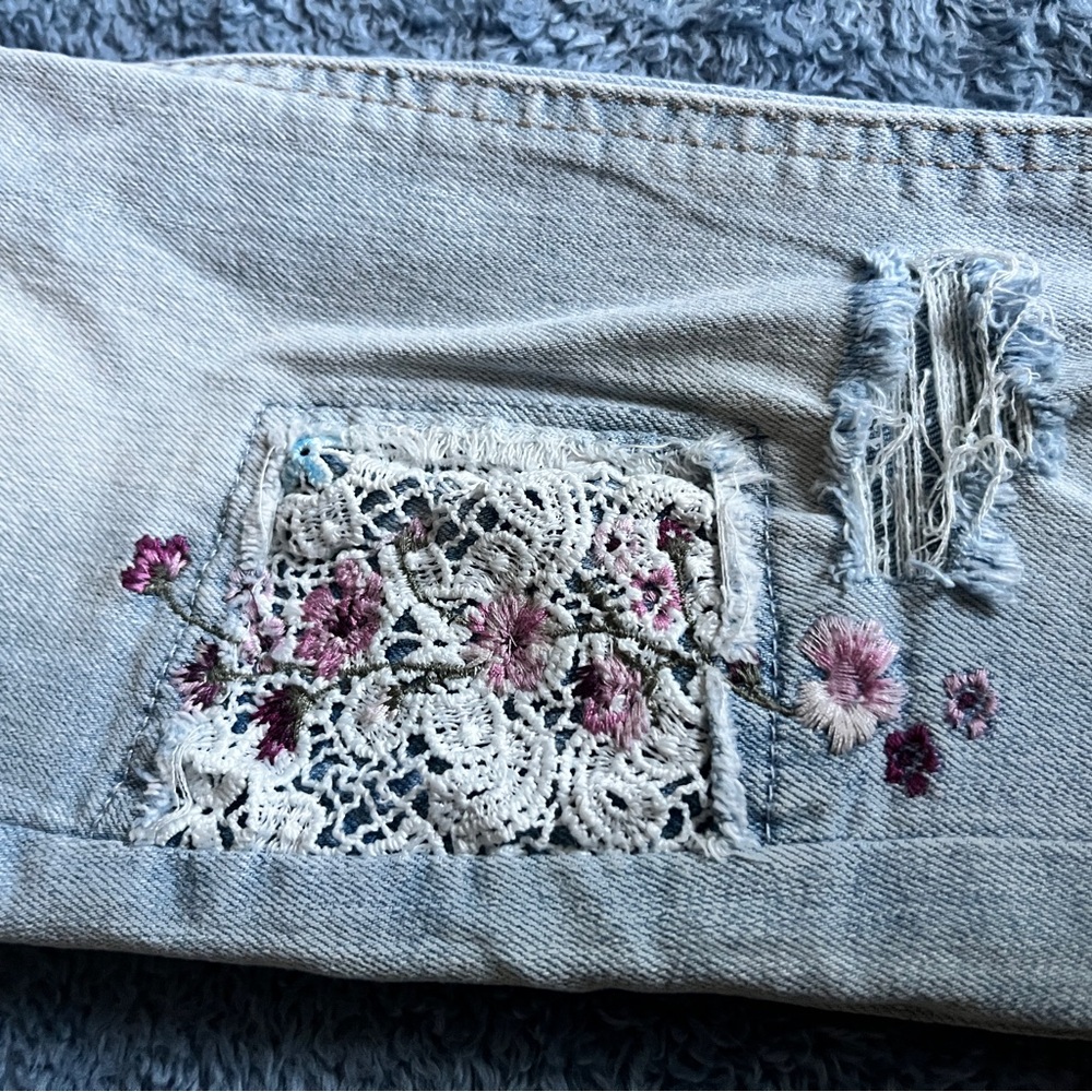 Girls SO Light Wash Jeans Size 5 with Distressed & Floral Lace Patch